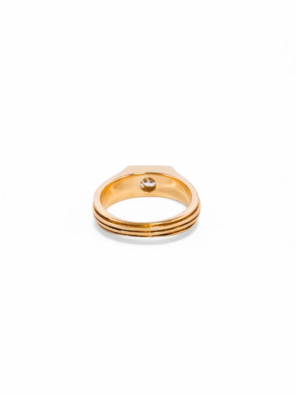 Comprar anillo tipo sello de oro amarillo de 18kt con un diamante en la parte central. Sellos de oro 18kt segunda mano.