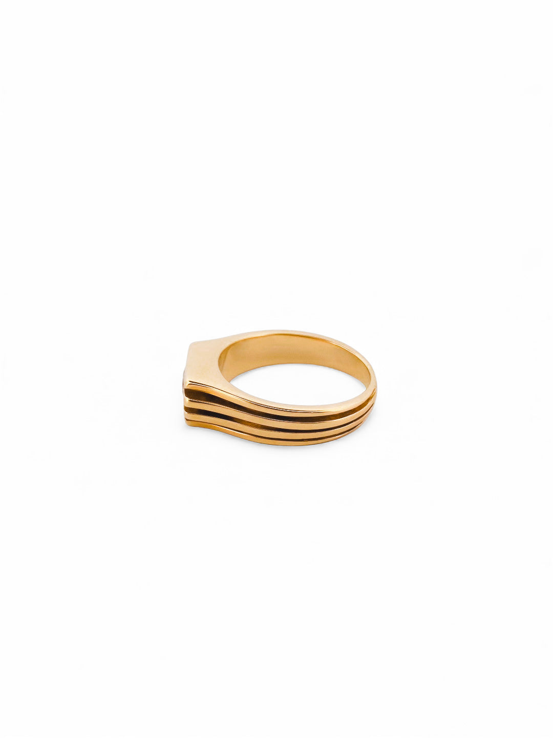 Comprar anillo tipo sello de oro amarillo de 18kt con un diamante en la parte central. Sellos de oro 18kt segunda mano.
