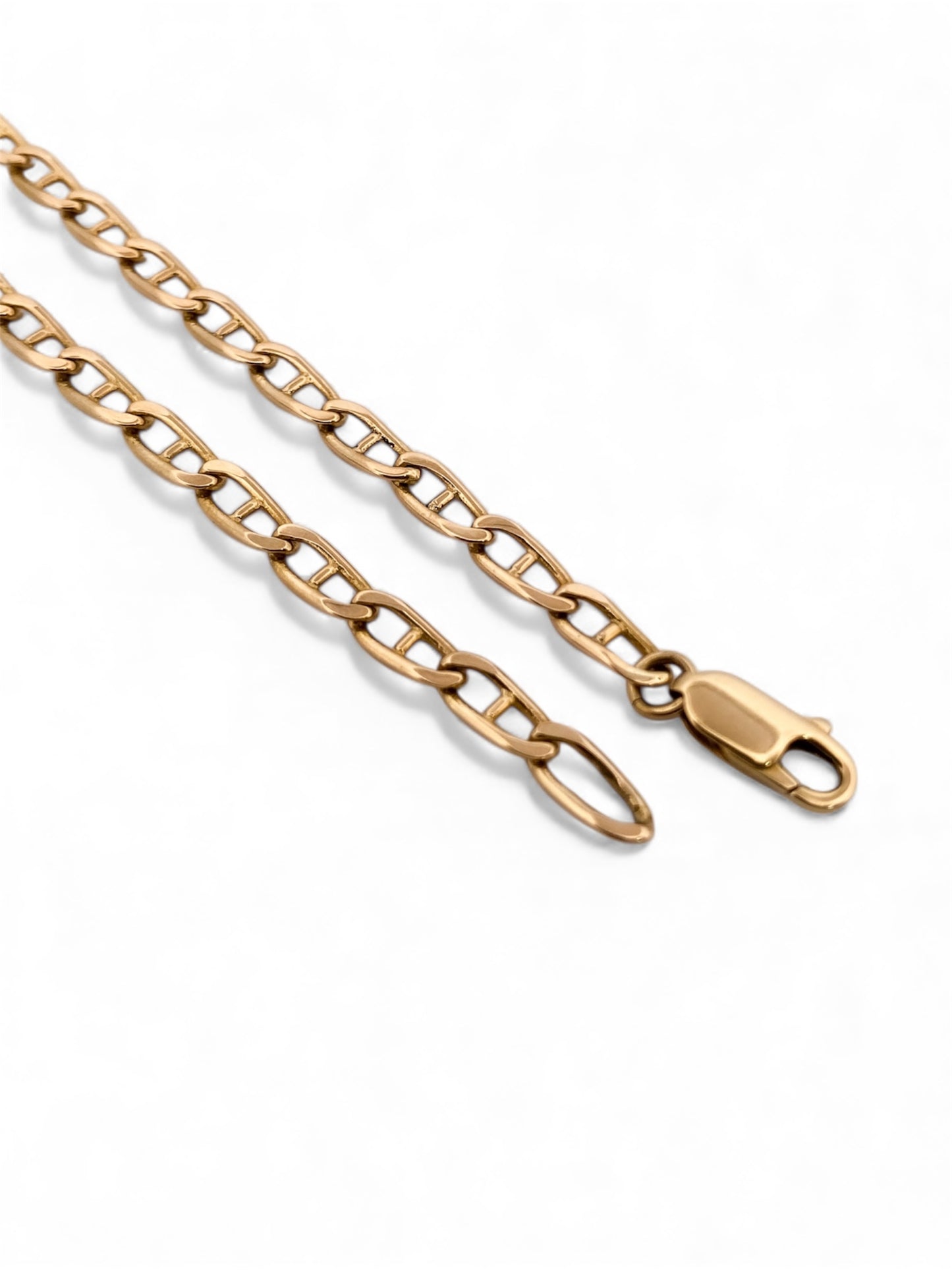 Comprar cadena de eslabones banana barra en oro amarillo de 18kt y cierre tipo mosquetón. Venta de cadenas y collares baratos. Envío gratis. Joyas restauradas.