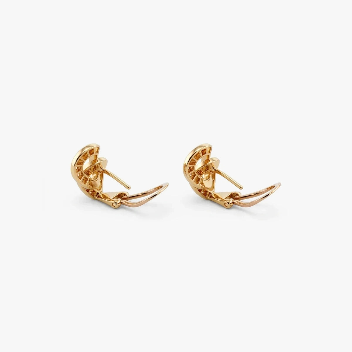  Pendientes eslabones de oro amarillo y diamantes. Tiene 21 diamantes cada uno. Cierre omega. Compro oro en Barcelona. Envío gratis. Lujo.