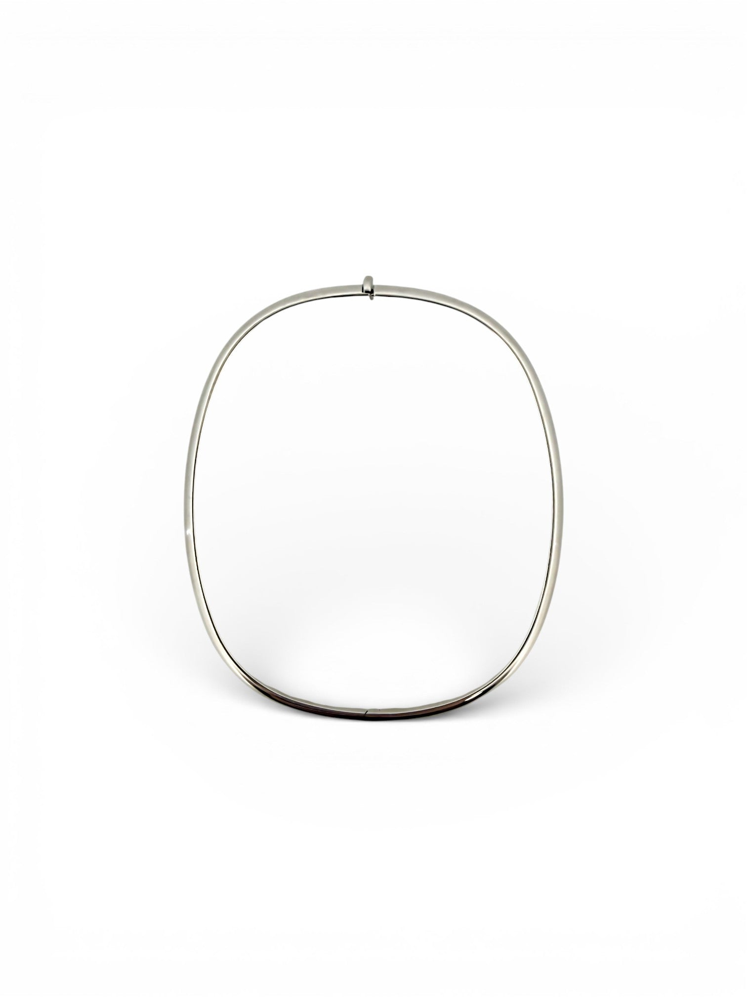 Comprar pulsera esclava de oro blanco de 18kt. Esta pulsera dispone de cierre de cajón. Joyas de segunda mano. Esclavas de oro de 18kt en Ian'Or.