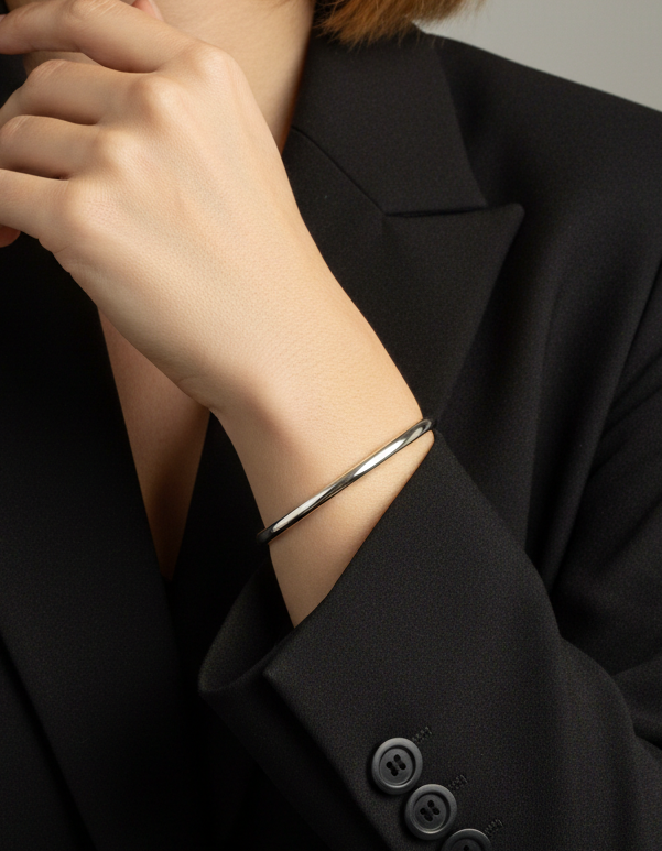 Comprar pulsera esclava rectangular de oro blanco de 18kt. Esta pulsera dispone de cierre de cajón. Joyas de segunda mano. Esclavas de oro de 18kt en Ian'Or.