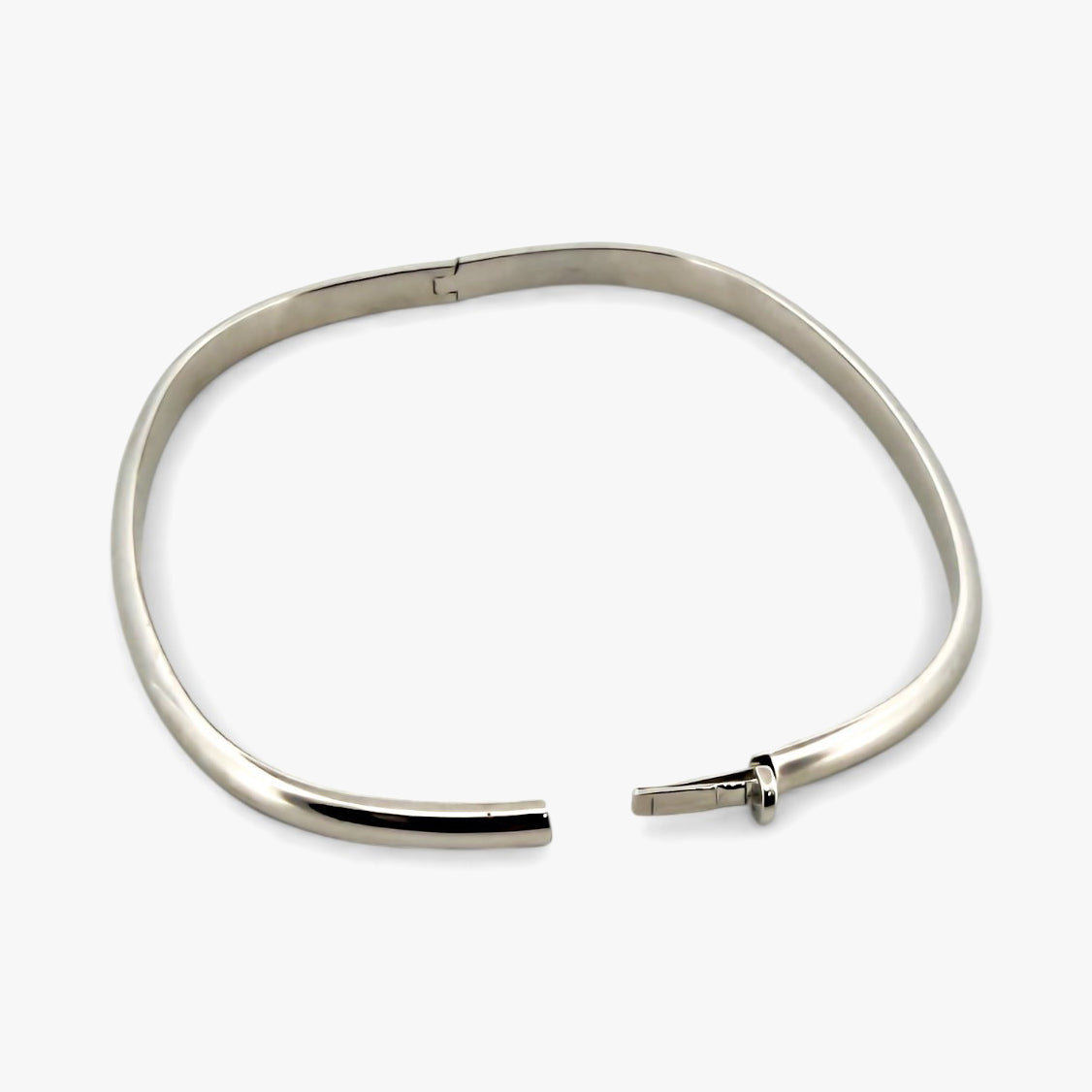 Comprar pulsera esclava de oro blanco de 18kt. Esta pulsera dispone de cierre de cajón. Joyas de segunda mano. Esclavas de oro de 18kt en Ian'Or.