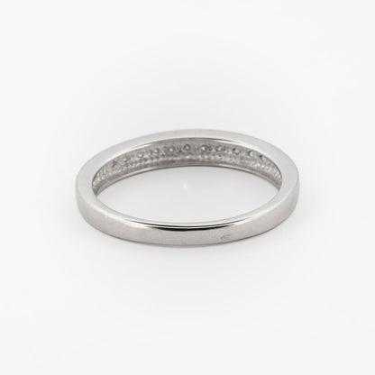 Comprar media alianza de oro blanco de 18kt con carril de diamantes. Joyas con diamantes. Joyería Ian'Or. Envío gratis.