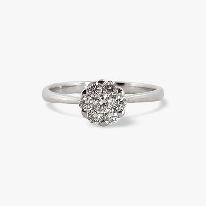 Solitario realizado en oro blanco de 18kt y flor de 7 brillantes. Joyas de segunda mano baratas. Joyería Ian'Or. Envío gratis.
