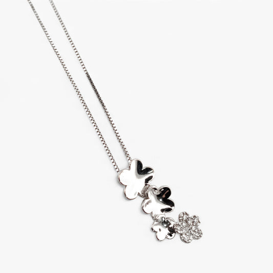 Cadena veneciana de oro blanco de 18kt con cierre y colgante de 4 flores de oro blanco con flor de diamantes. Pieza certificada y envío gratuito