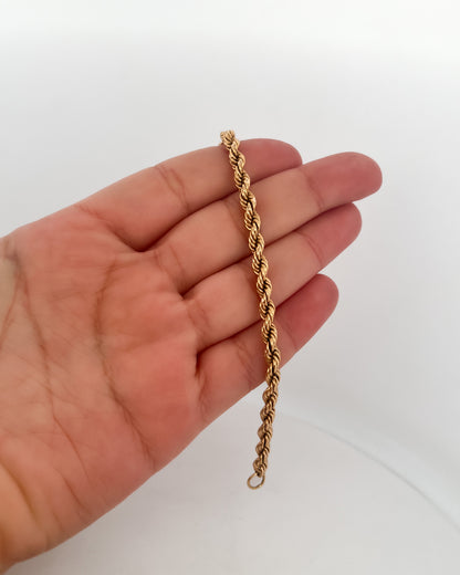 Comprar collar de oro amarillo de 18kt con cadena de cordón salomónico. La cadena mide 70cm de largo y dispone de un cierre tipo gancho. Joyería Ian'Or. Envío GRATIS.