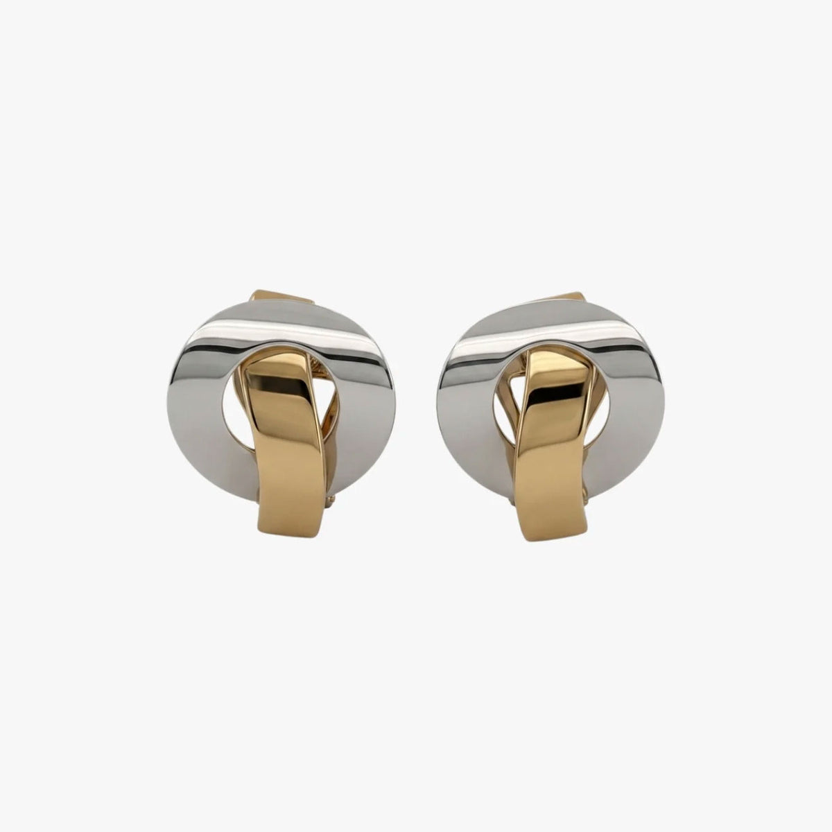 Comprar pendientes bicolor en oro blanco y amarillo de 18kt. Disponen de cierre tipo Omega.Pendientes de oro baratos Ian'Or. Pendientes oro 18kt. Envío gratis.