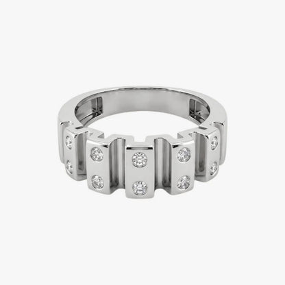 Anillo realizado en oro blanco de 18kt con diamantes talla brillante. Joyas al mejor precio, envío gratuito. Anillos de compromiso baratos.