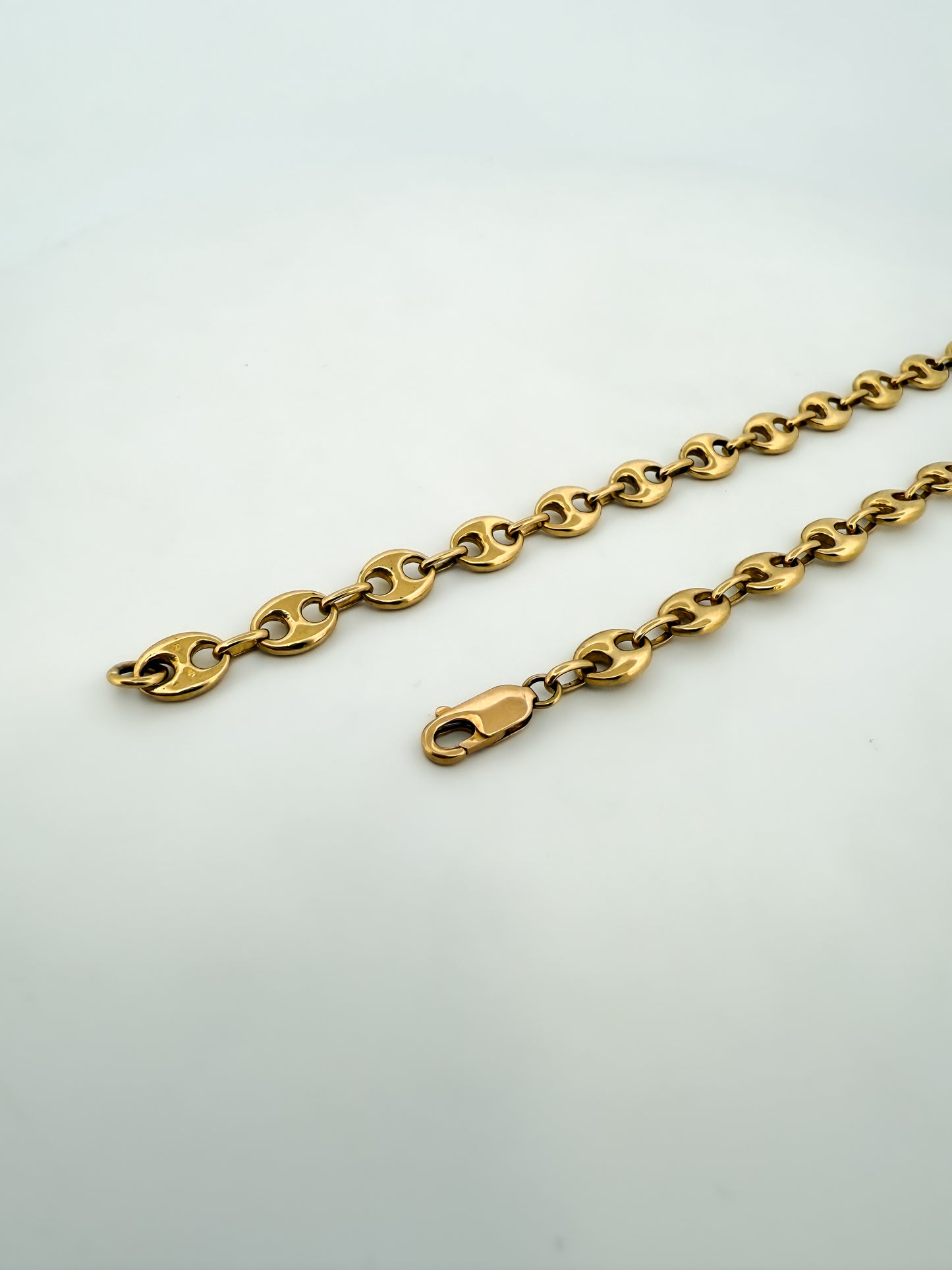 Collar de oro amarillo de 18kt de cadena de calabrote o grano de café. La cadena mide 60,5cm de largo y tiene un grosor de 6,5mm. Cadenas calabrote baratas


