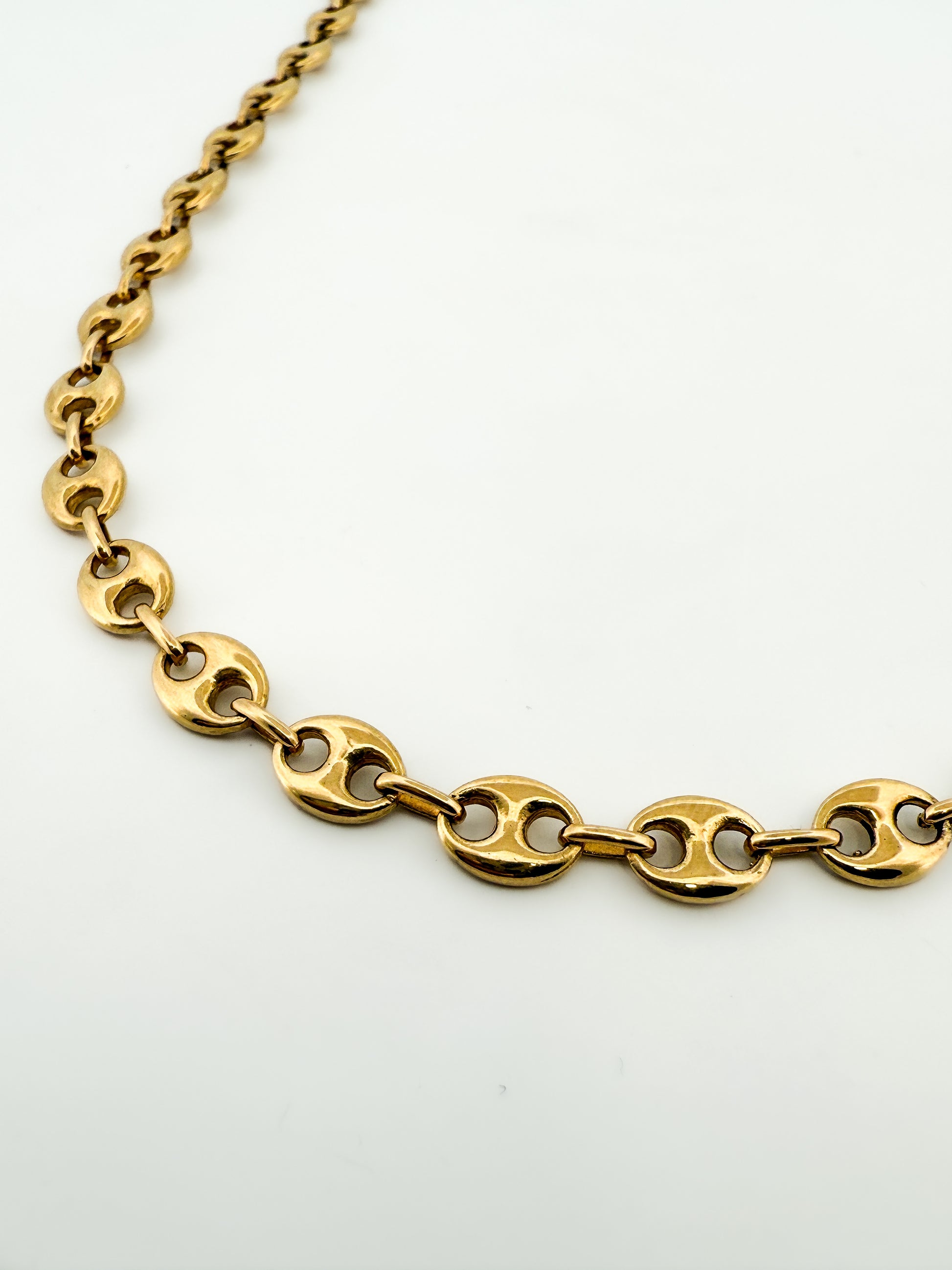 Collar de oro amarillo de 18kt de cadena de calabrote o grano de café. La cadena mide 60,5cm de largo y tiene un grosor de 6,5mm. Cadenas calabrote baratas
