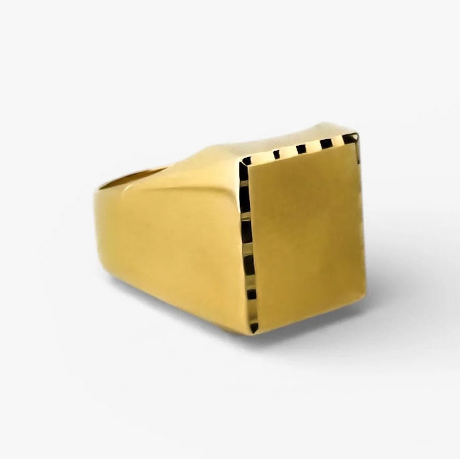 Comprar anillo tipo sello de oro amarillo de 18kt. Joyas de segunda mano y restauradas. Sellos de hombre de oro 18kt baratos.