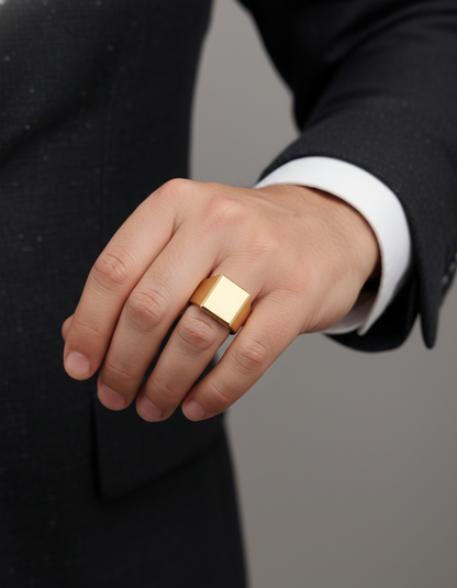 Comprar anillo tipo sello de oro amarillo de 18kt. Joyas de segunda mano y restauradas. Sellos de hombre  de oor 18kt baratos.