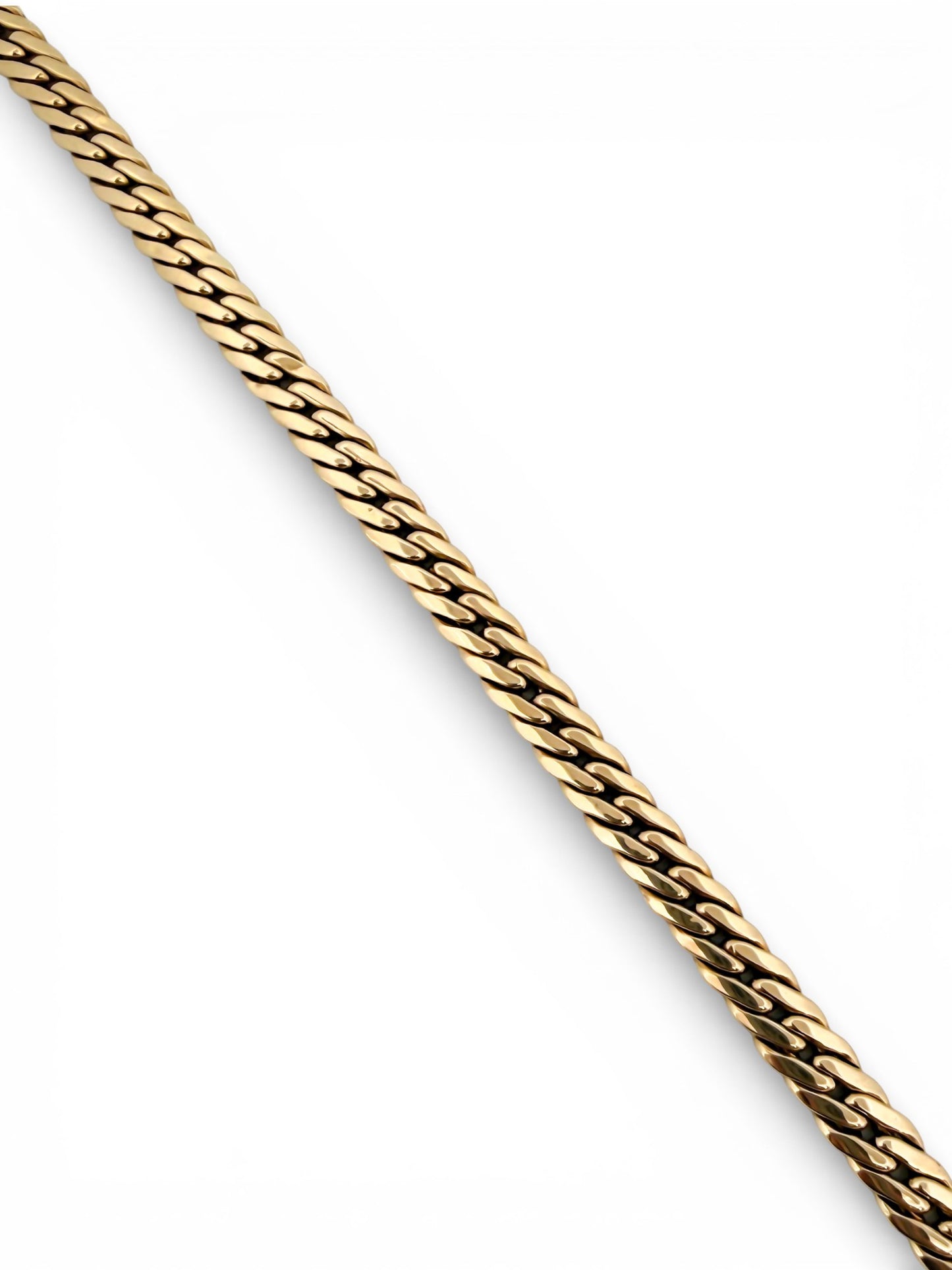 Comprar pulsera oro amarillo de 18kt con cadena tipo cubana. La pulsera mide 21
mm de largo y 6,25mm de grosor. Dispone de cierre tipo mosquetón. Joyeria Ian'Or
