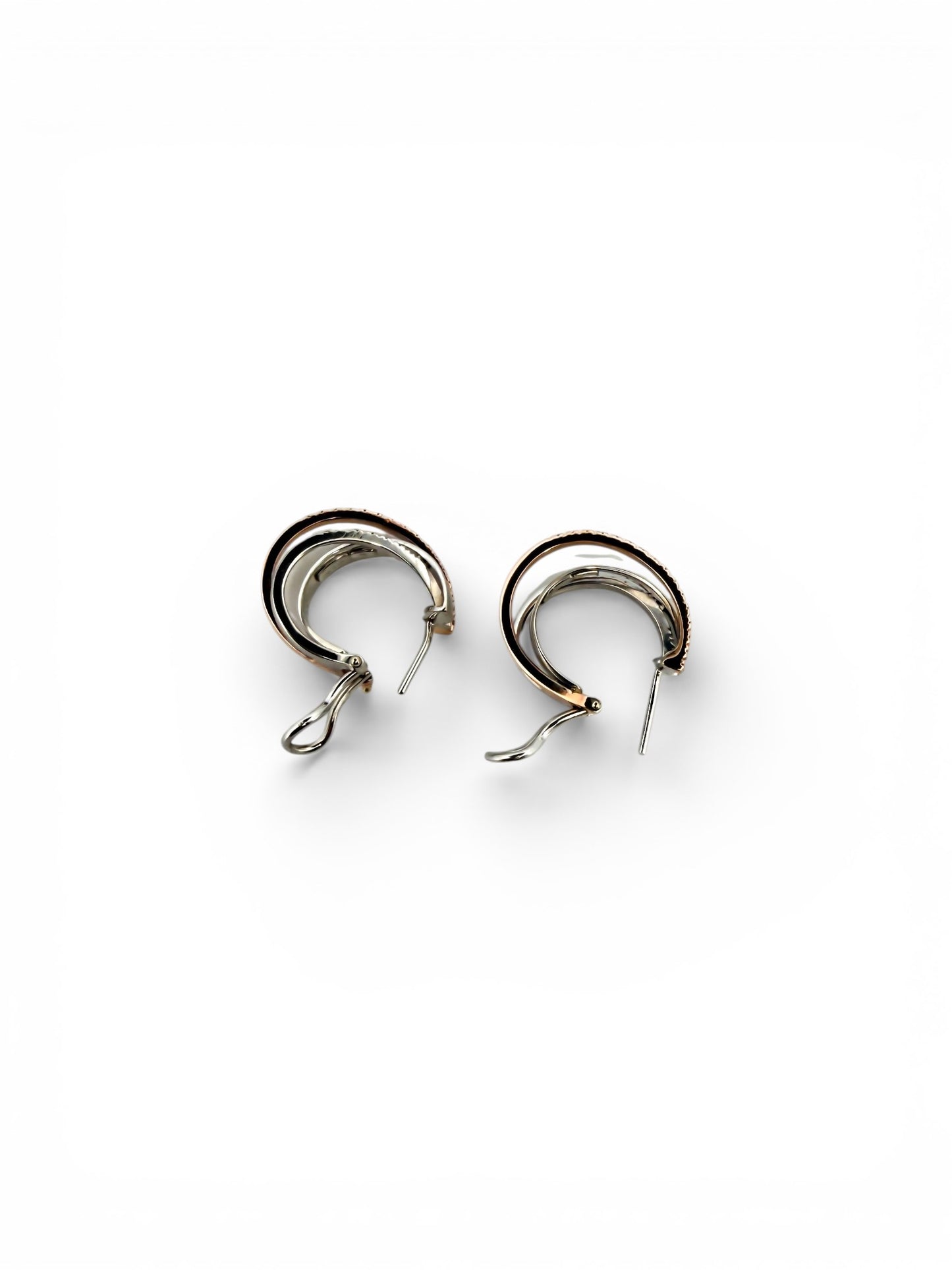 Comprar pendientes de aro triples realizados en oro blanco y oro rosa de 18kt con diamantes talla brillante. Estos pendientes disponen de cierre tipo Omega. Joyas de segunda mano. Envío gratis. Ian'Or.