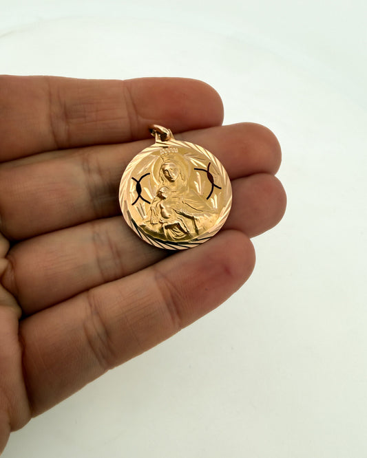 Comprar colgante medalla tipo escapulario realizado en oro amarillo de 18kt con grabado de la Virgen del Carmen y el sagrado corazón de Jesús. Joyas de oro al mejor precio