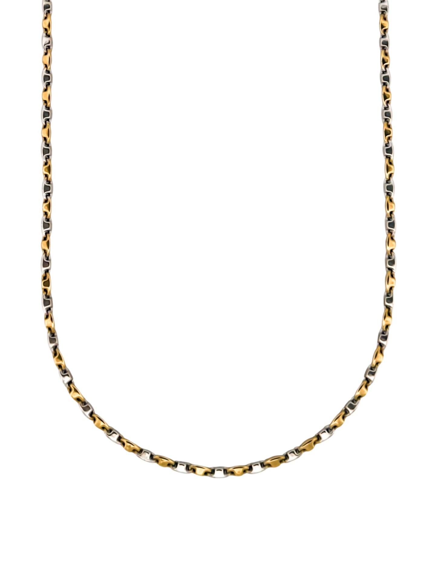 Cadena de oro blanco y amarillo alterno de 18kt con cadena diseño adige y cierre tipo mosquetón. 60cm
