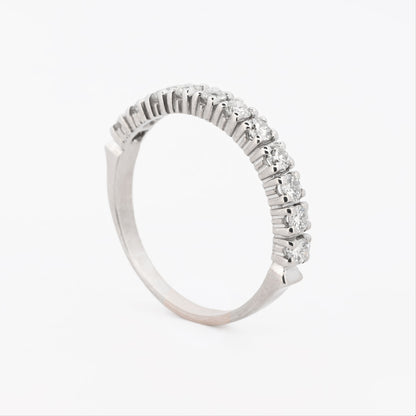 Comprar media alianza realizada en oro blanco 18kt con carril de 11 diamantes. Joyas acondicionadas. Envío GRATIS. Anillos de compromiso baratos. Ian'Or.