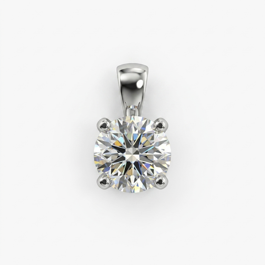 Colgante tipo solitario realizado en oro blanco de 18kt con brillante de 0,35ct engastado en 4 grapas. Joyas de segunda mano baratas. Ian'Or.