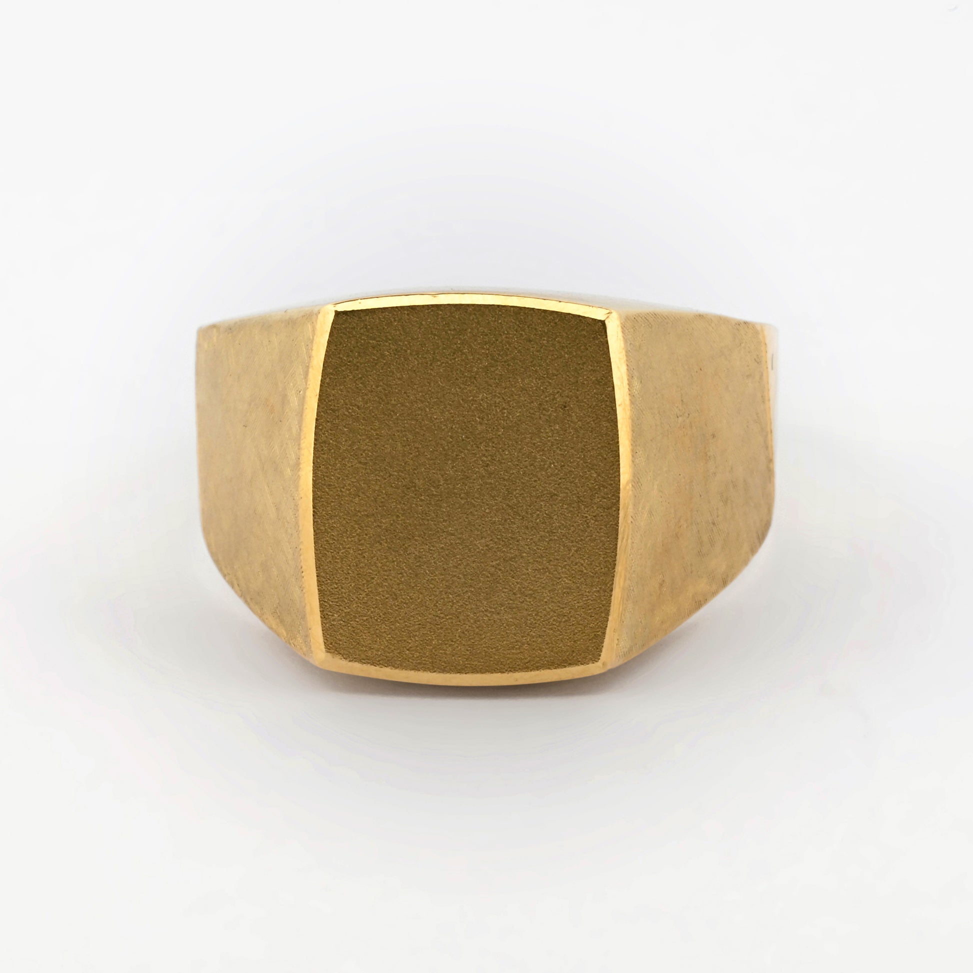 Comprar anillo tipo sello de oro amarillo de 18kt. Joyas de segunda mano y restauradas. Sellos de hombre  de oro 18kt baratos.