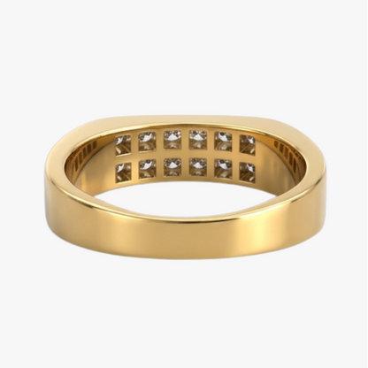 Comprar anillo realizado en oro amarillo de 18kt y 12 diamantes talla brillante en la parte central del anillo, Joyería Ian'Or, Envío gratis.