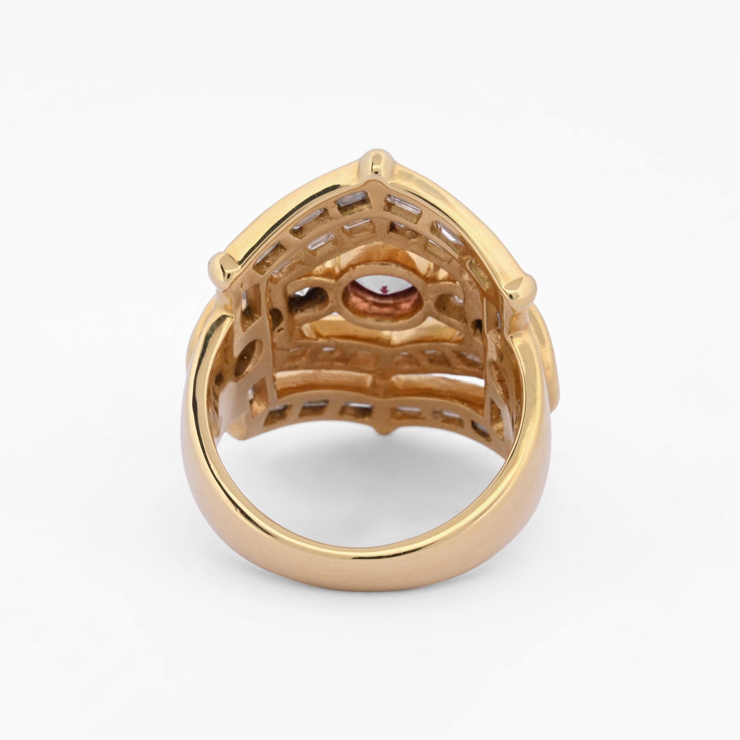 Anillo de oro amarillo de 18kt con diamantes talla brillante y baguette y una piedra Rosa de Francia. Envío gratiuto, Joyería Ian'OR, envío asegurado