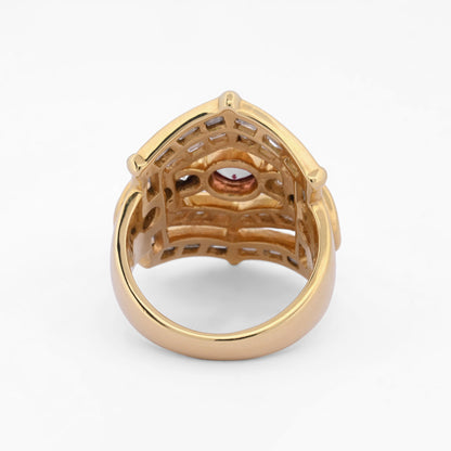 Anillo de oro amarillo de 18kt con diamantes talla brillante y baguette y una piedra Rosa de Francia. Envío gratiuto, Joyería Ian'OR, envío asegurado
