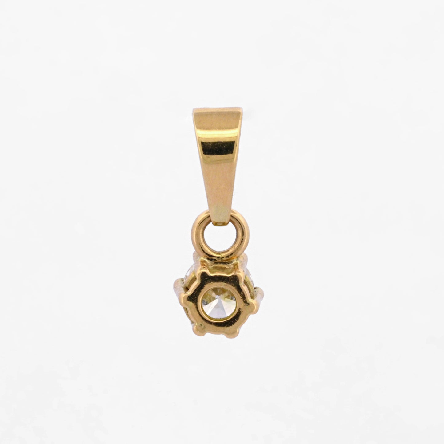 Colgante de oro amarillo de 18k y diamante talla brillante de 0.25cts montado en 6 grapas. Joyas de segunda mano baratas. Ian'Or.