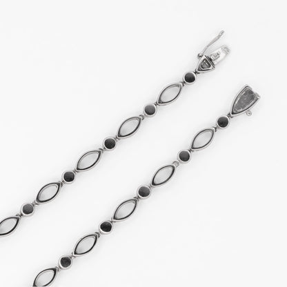 Comprar collar en oro blanco de 18kt con diamantes talla navette y brillante. Joyería Compro Oro Barcelona. Ian'Or.