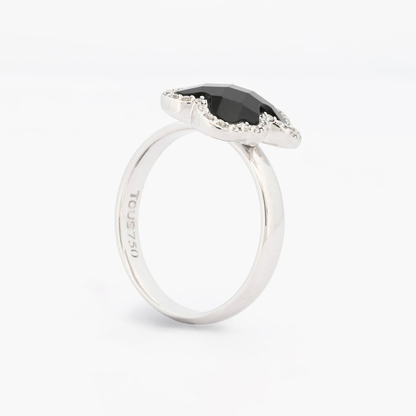 15835GM - Anillo TOUS oro blanco con osito de onix y diamantes