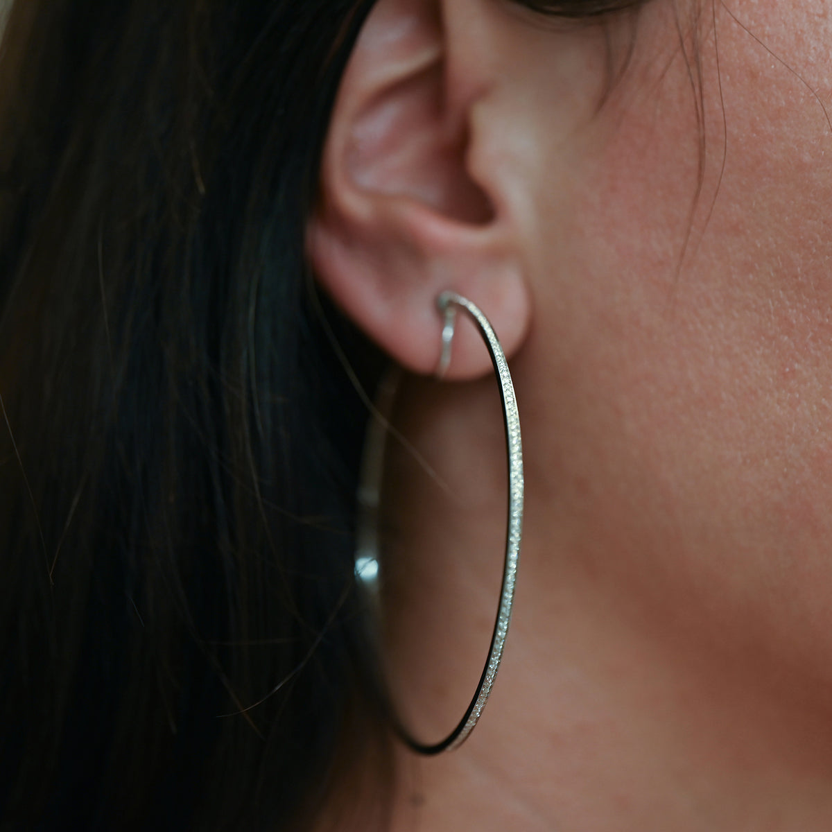 Pendientes aro oro blanco de 18kt y diamantes - 14210GM