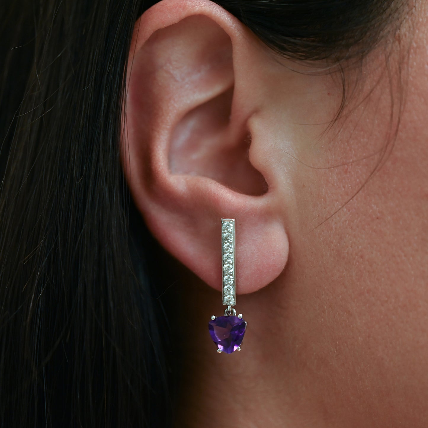 Pendientes Oro blanco 18kt con amatista talla corazón y diamantes - 12300GM