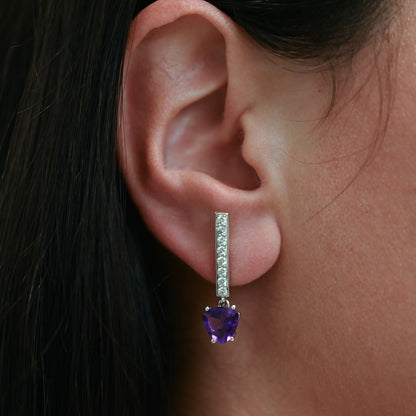 Pendientes Oro blanco 18kt con amatista talla corazón y diamantes - 12300GM