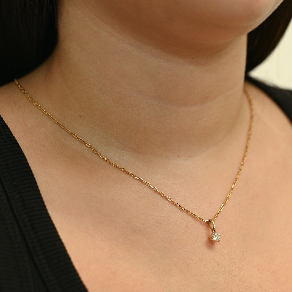Comprar collar con colgante solitario de circonita en oro amarillo de 18kt. Joyería Ian'Or. Envio GRATIS. Pieza certificada.