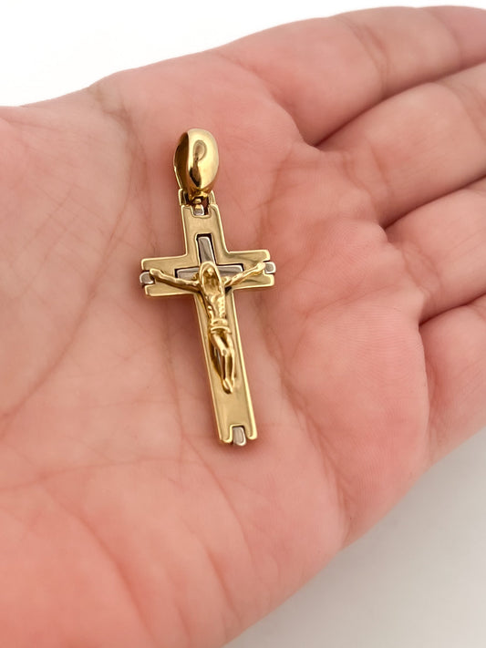 Comprar colgante cruz con cristo en oro amarillo de 18kt. Joyería Ian'Or. Joyas acondicionadas para una nueva vida. Envío gratis.