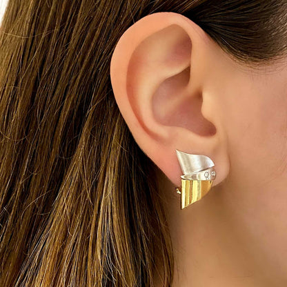 15944P - Pendientes bicolor en oro amarillo y blanco de 18kt con diamantes