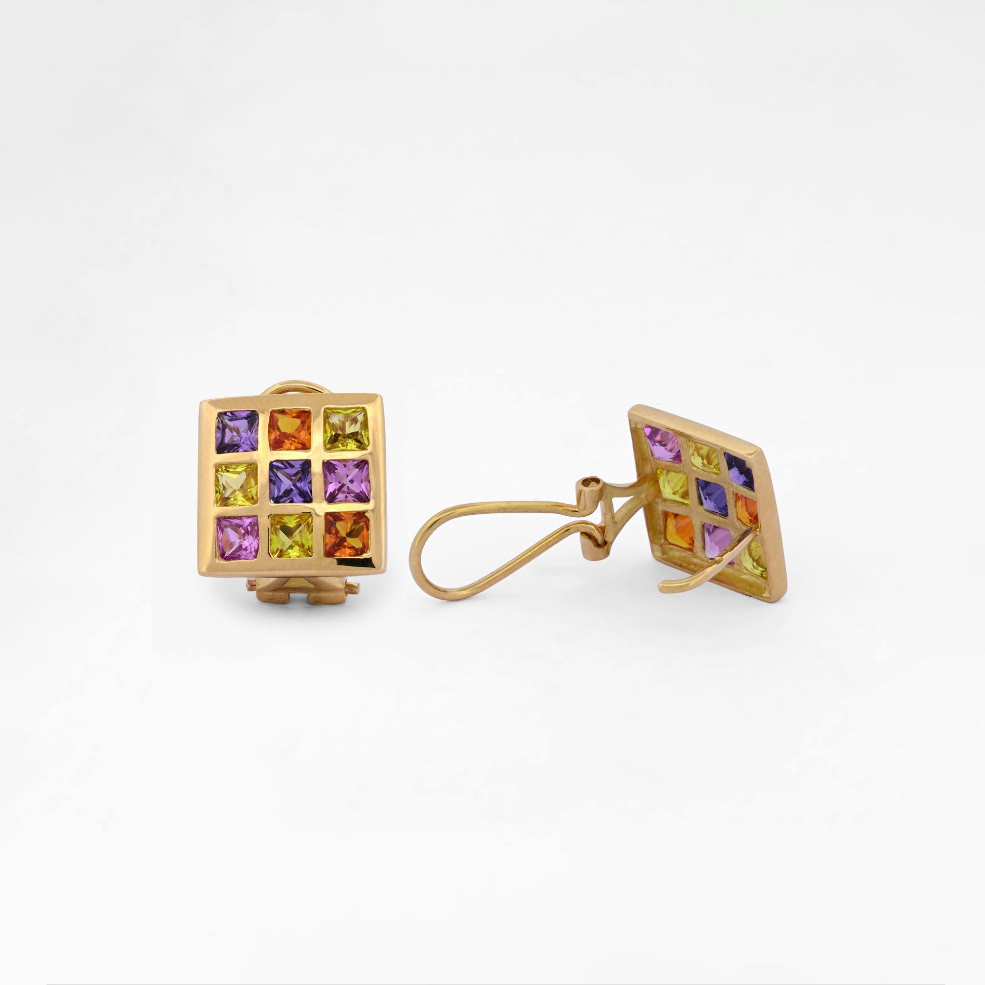 Pendientes de oro amarillo de 18kt en forma de "cuadrado" con 9 piedras topacios de 4 colores distintos (amarillo, naranja, lila y rosa). Envío gratiuto, Joyería Ian'OR, envío asegurado.
