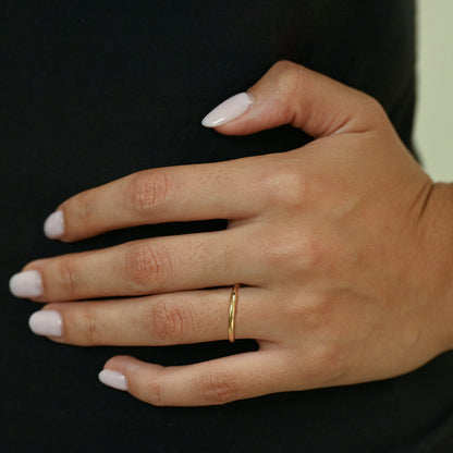 Comprar alianza de diseño fino y tradicional en oro amarillo de 18kt. Joyería Ian'Or. Envío GRATIS y pieza certificada.