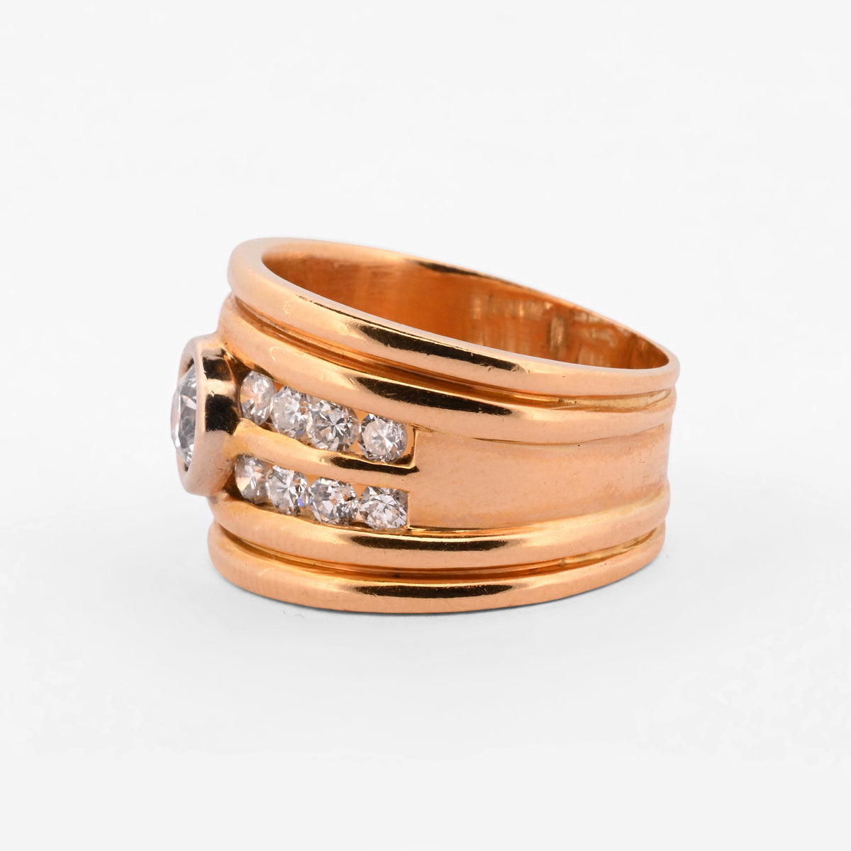 Comprar anillo de caña ancha en oro amarillo de 18kt con diamantes. Joyería Ian'Or. Envío GRATIS y pieza certificada.