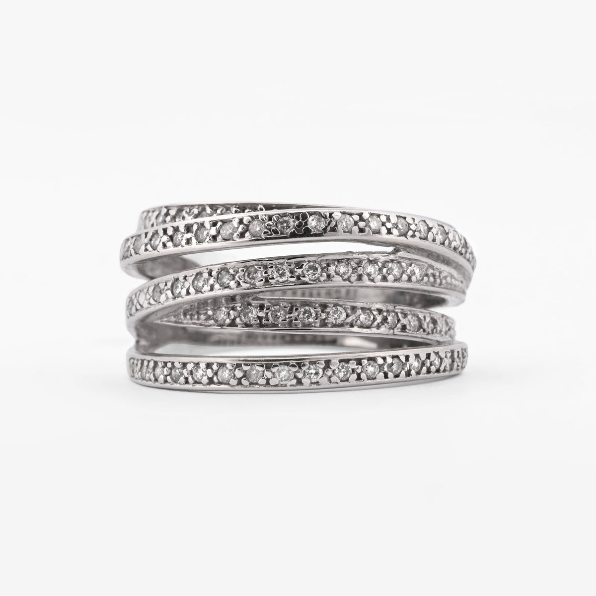 Comprar anillo de bandas cruzadas entrelazadas en oro blanco de 18kt con (diamantes). Joyería Ian'Or. Envío GRATIS y pieza ceritificada.