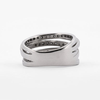 Comprar anillo de bandas cruzadas entrelazadas en oro blanco de 18kt con (diamantes). Joyería Ian'Or. Envío GRATIS y pieza ceritificada.
