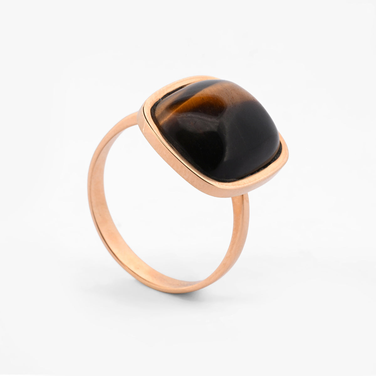Comprar anillo tipo sello en oro amarillo de 18kt con piedra de ojo de tigre. Joyería Ian'Or. Envío GRATIS y pieza certificada.