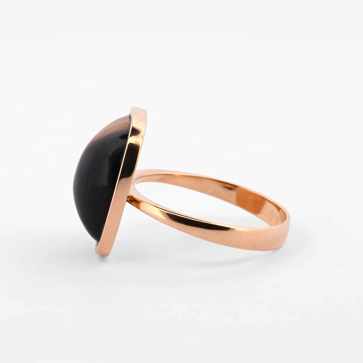 Comprar anillo tipo sello en oro amarillo de 18kt con piedra de ojo de tigre. Joyería Ian'Or. Envío GRATIS y pieza certificada.