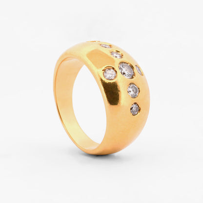 Comprar anillo realizado en oro amarillo con 8 brillantes en un lado del anillo. Anillos de segunda mano. Joyería Ian'Or. Envío gratis. Joyeria en Barcelona.