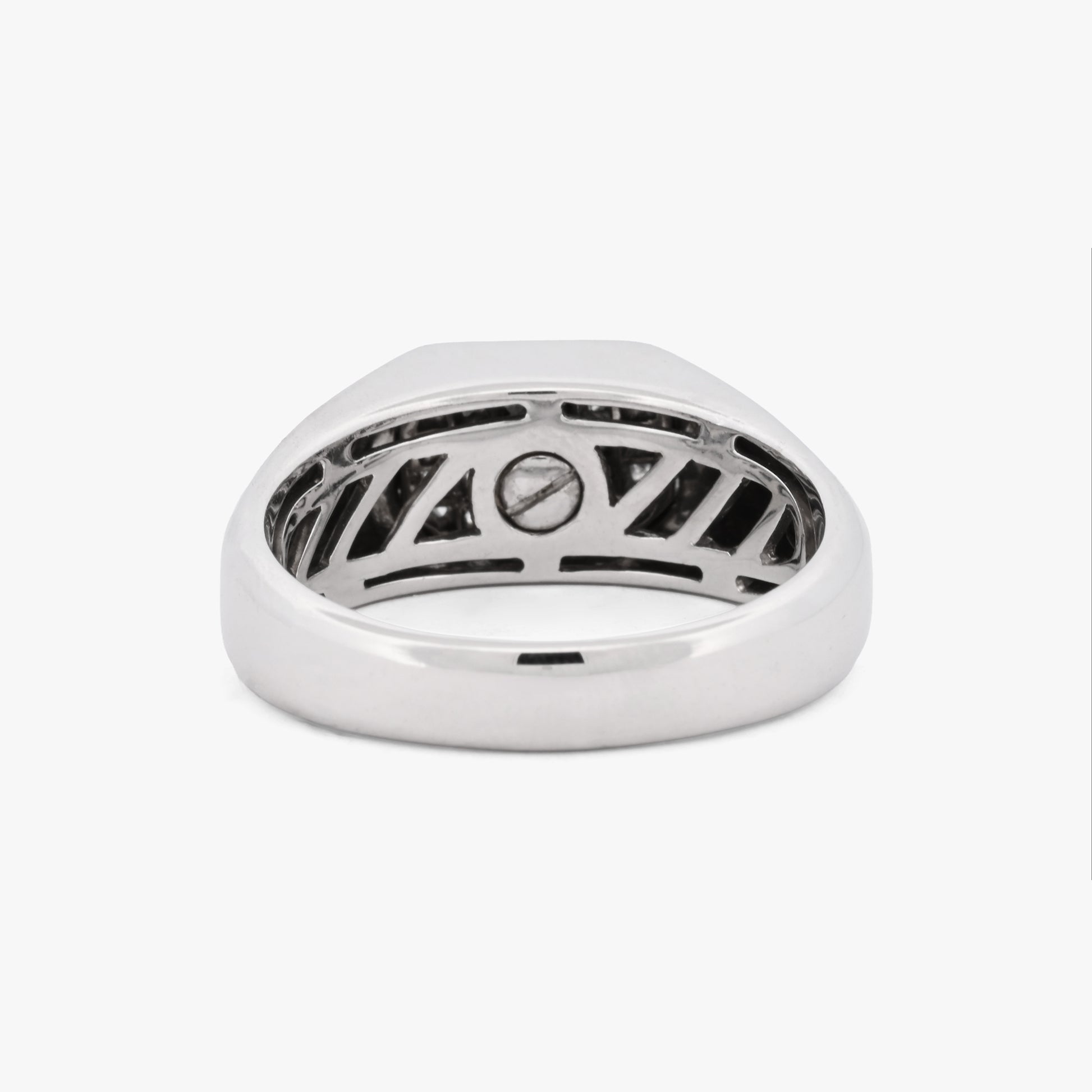 Comprar anillo sello oro blanco 18K con 24 diamantes princesa de 1,64 ct. Joya de diseño geométrico y pavé de gran brillo. Pieza certificada y envío gratuito