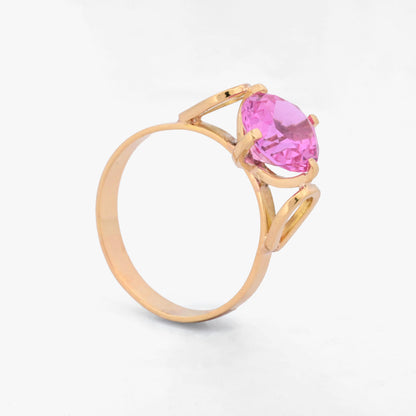 Comprar anillo solitario de oro amarillo de 18k con el toque fresco de un zafiro rosa en talla brillante. Envío gratiuto, Joyería Ian'OR, envío asegurado