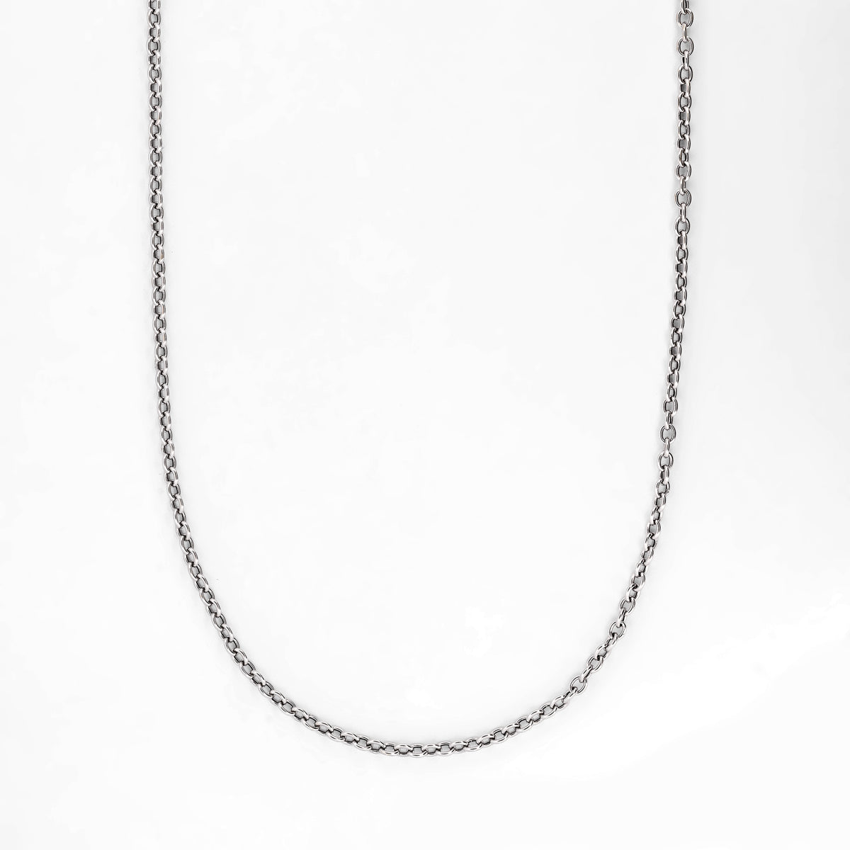 Comprar cadena tipo salomónica en oro blanco de 18kt y 39,5cm de largo con cierre tipo mosquetón. Cadenas con envío gratis. Joyería Ian'Or.