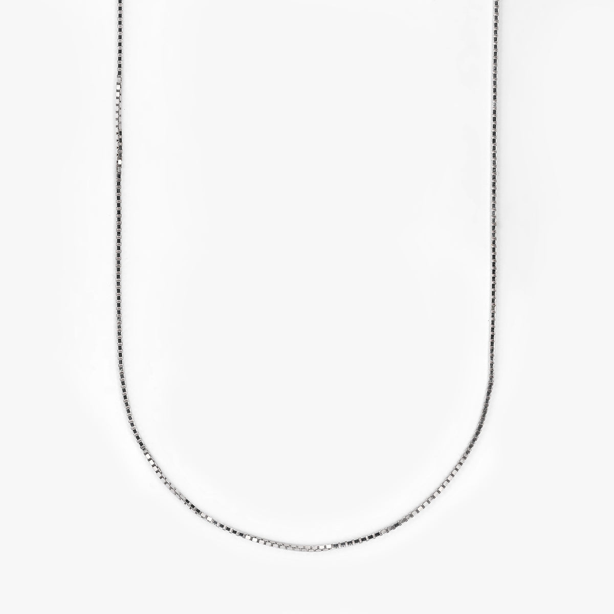 Comprar cadena tipo veneciana en oro blanco de 18kt y 59,1cm de largo con cierre tipo reasa. Cadenas con envío gratis. Joyería Ian'Or.