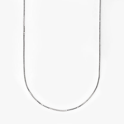 Comprar cadena tipo veneciana en oro blanco de 18kt y 59,1cm de largo con cierre tipo reasa. Cadenas con envío gratis. Joyería Ian'Or.