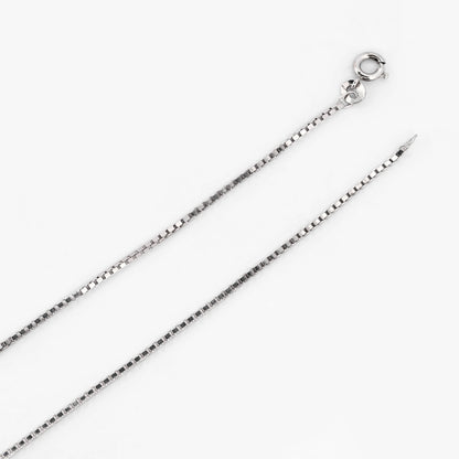 Comprar cadena tipo veneciana en oro blanco de 18kt y 59,1cm de largo con cierre tipo reasa. Cadenas con envío gratis. Joyería Ian'Or.